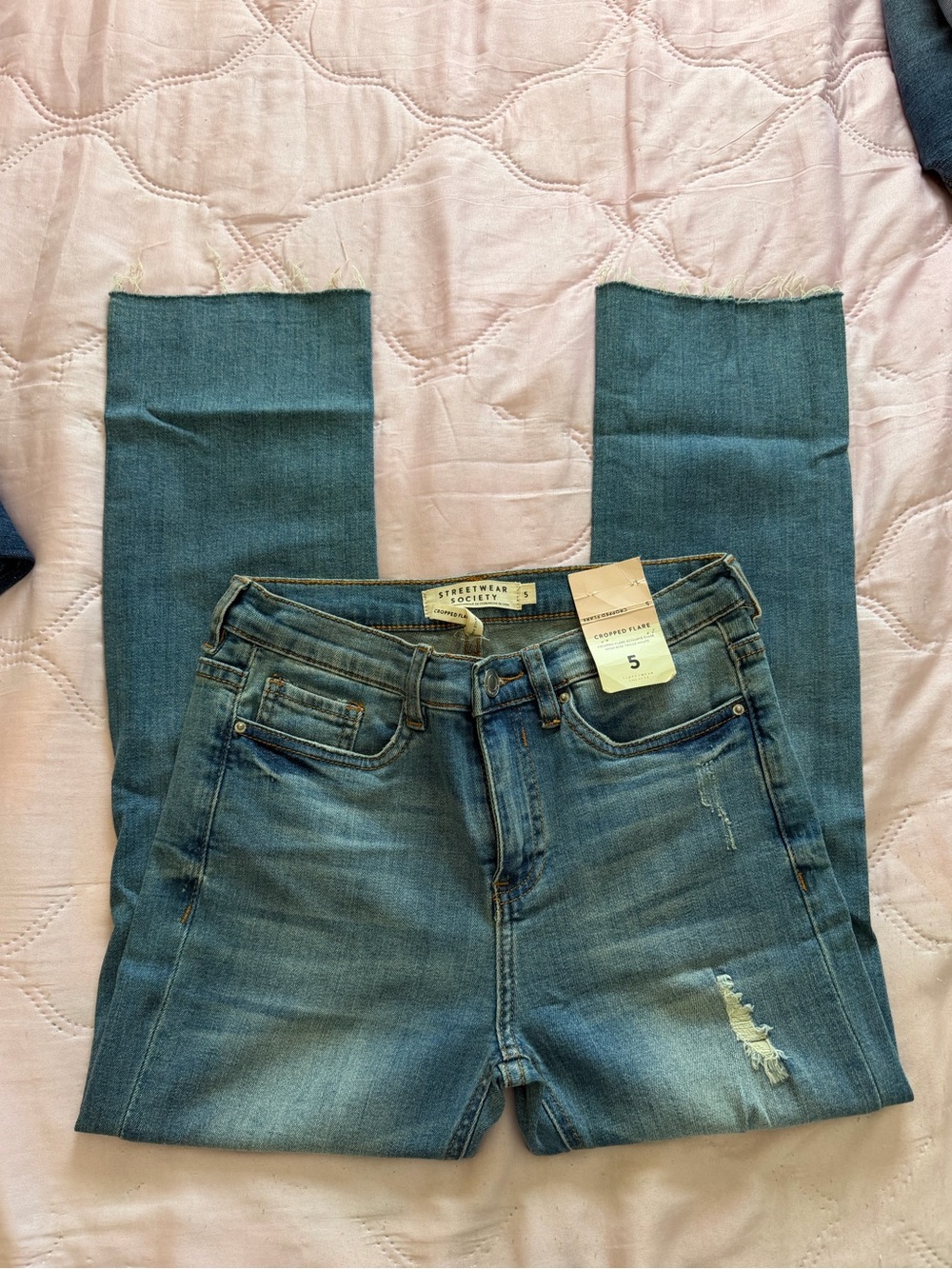 Streetwear Society Women’s Cropped Flare Jeans in Medium Blue